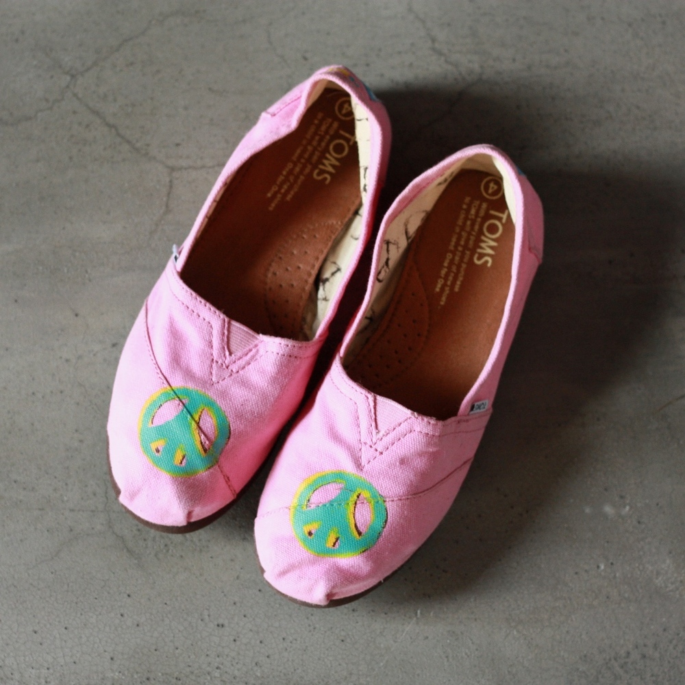 pink peace sign TOMS slide-ons shoes